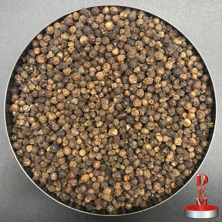 Pfeffer schwarz ganz